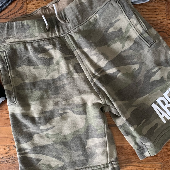 Abercrombie Kids Shorts - Boys Size 5/6 - Picture 4 of 7